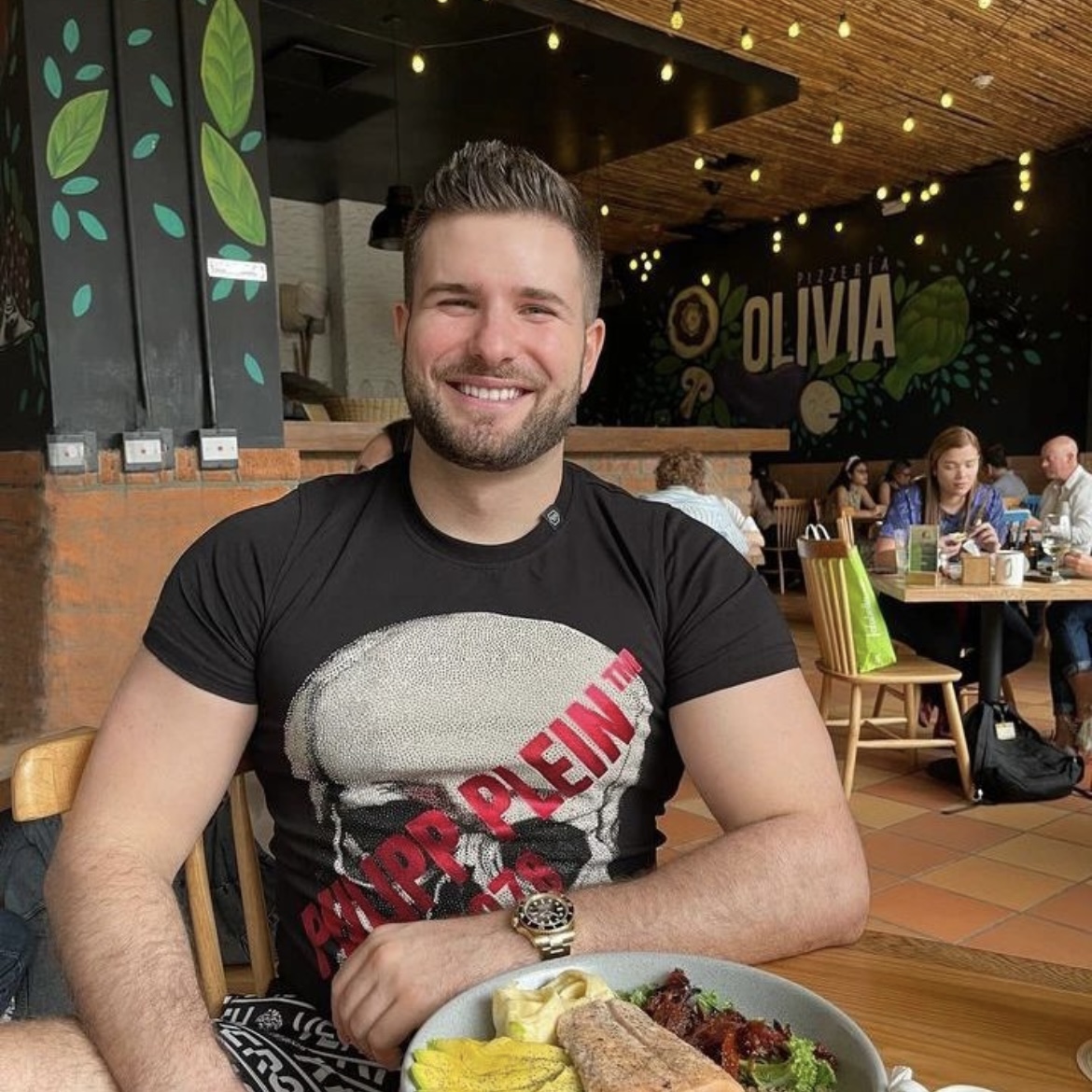 雷轰加速器用户james,很满意雷轰加速器